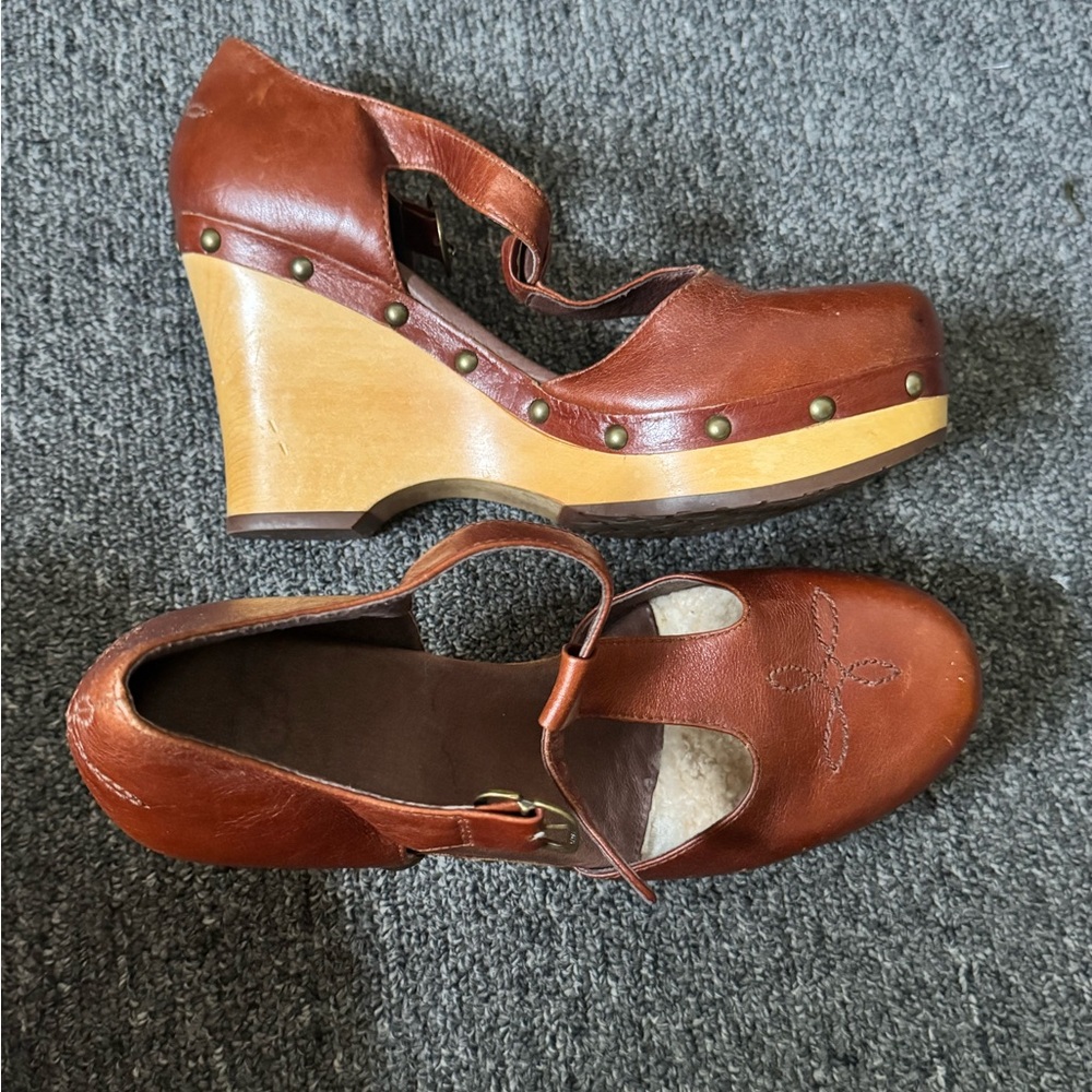 UGG Brown Leather Wedge Shoes with Classic Design